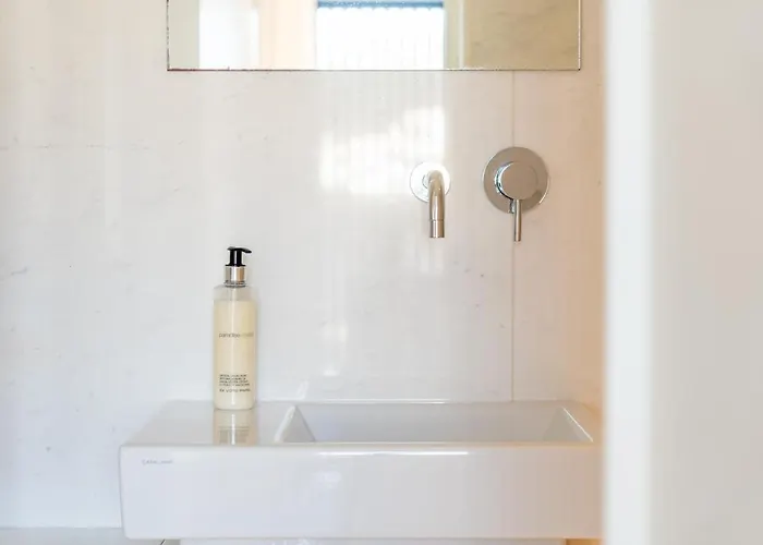 Front By Portugal Active Nyaraló *