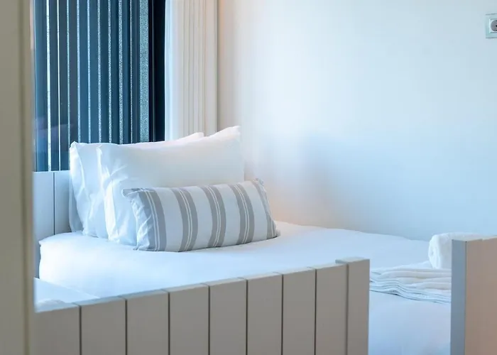 Front By Portugal Active Moledo