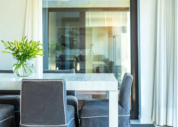 Front By Portugal Active *